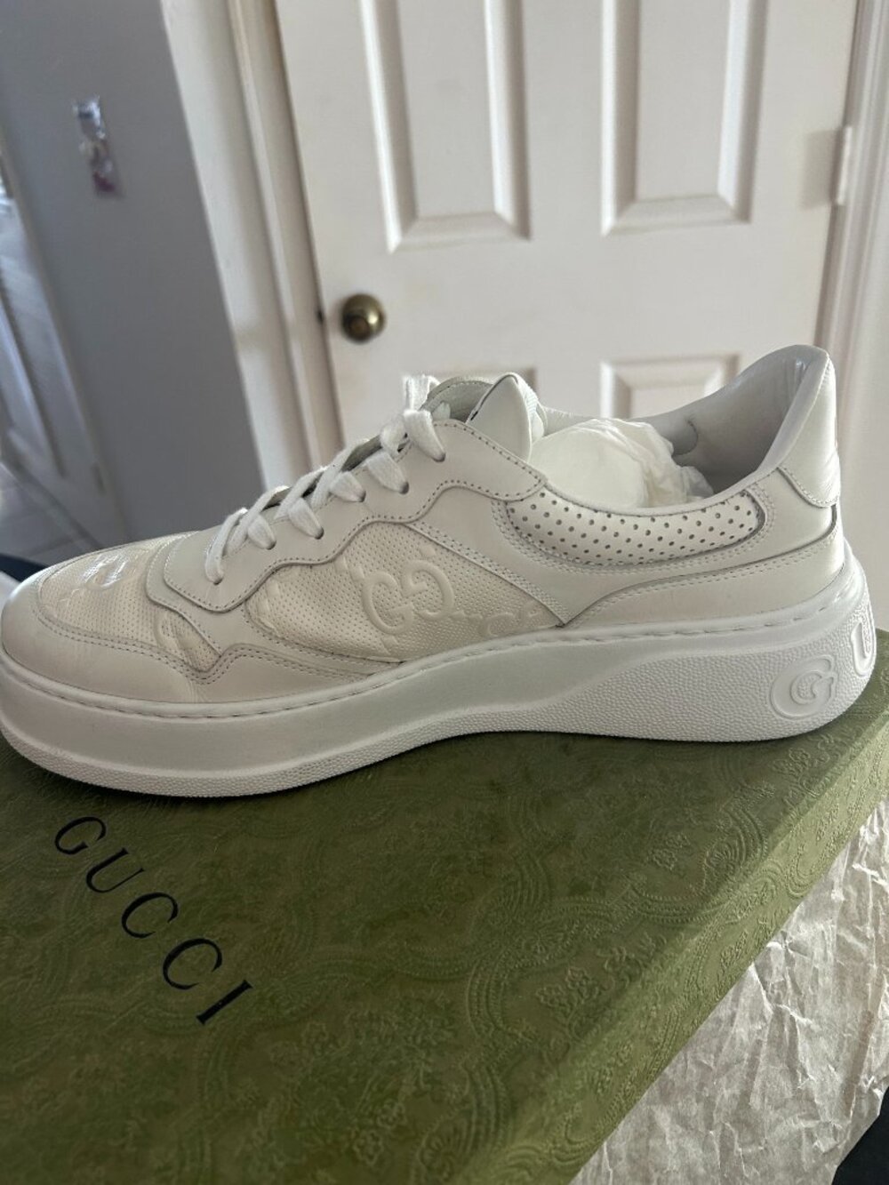 Mens Gucci GG EMBOSSED WHITE SNEAKERS